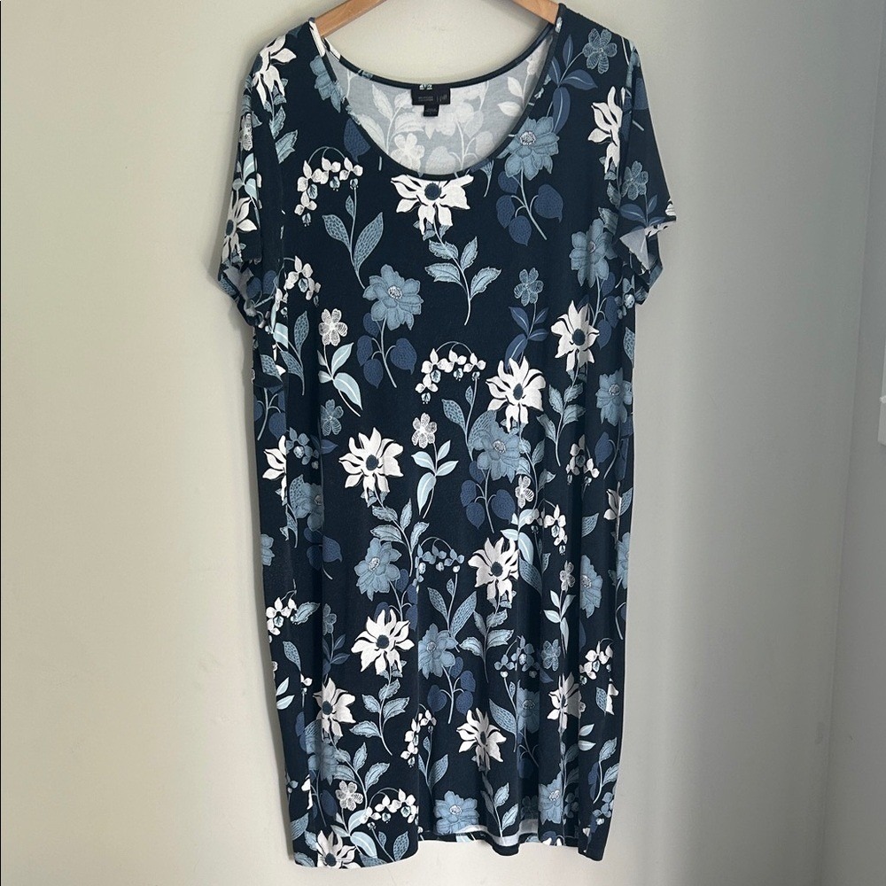 J. Jill‎ Wearever Dress blue floral empire waist scoop neck travel coastal Large